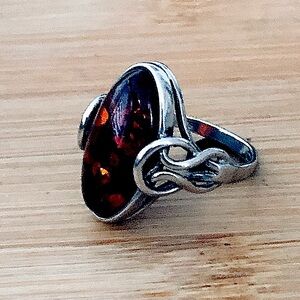 $59  Polish & Amber Sterling Estate Ring  Size 7  Marked V8 POLAND 925